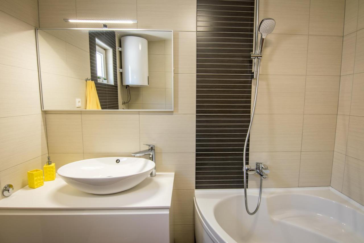 Апартаменты Apartman Petra Макарска Экстерьер фото